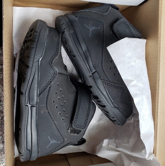 ❌SOLD❌Toddler jordans - Picture 3 of 8